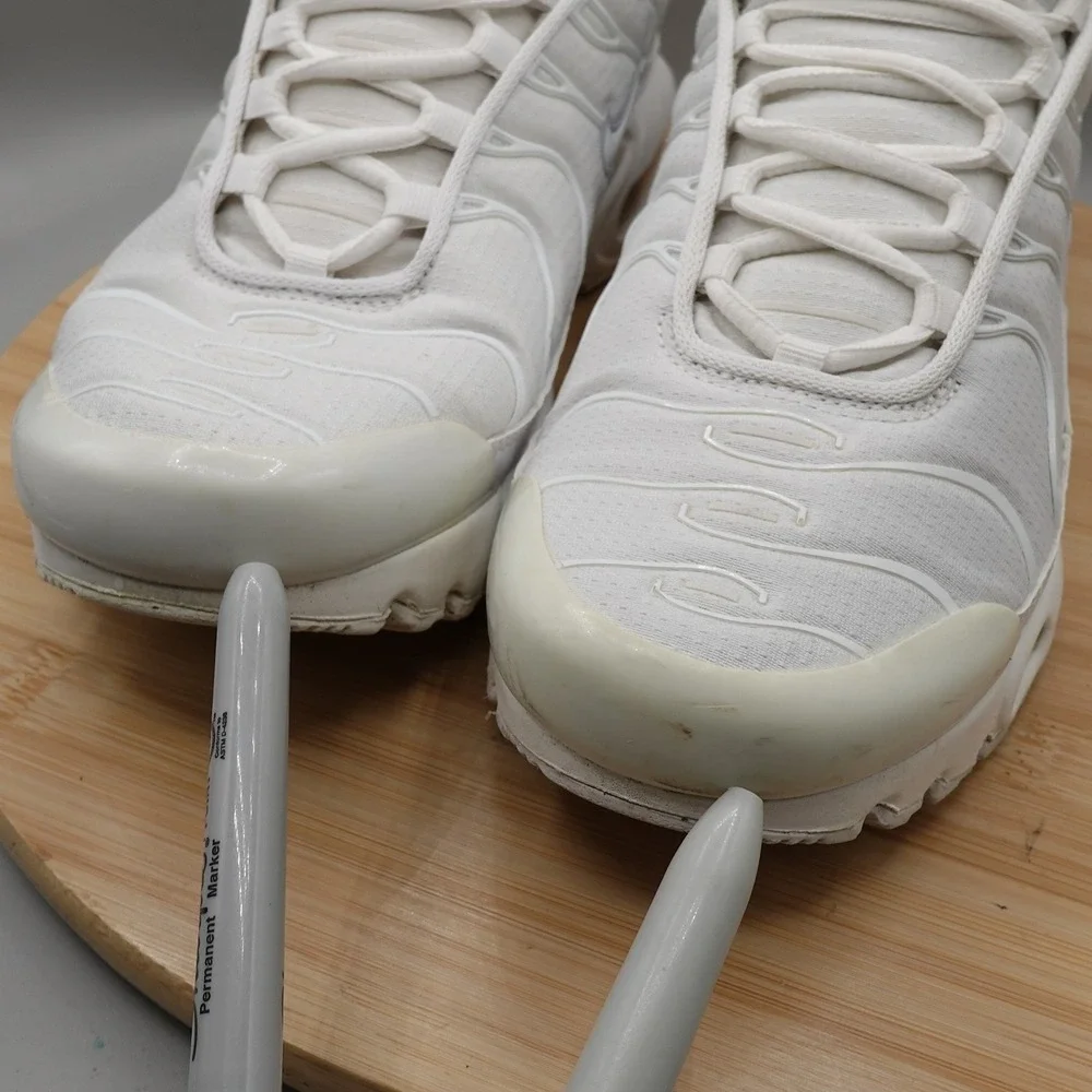 Nike Shoes Women 8.5 White Air Max Plus Sneaker Athletic TN CW7044-100 Flaws